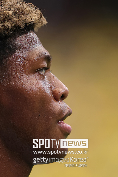 이강인 떠나도 아시아 마케팅은 계속...PSG, 日 대표 수문장 스즈키 자이온 영입 경쟁서 유벤투스 제쳤다