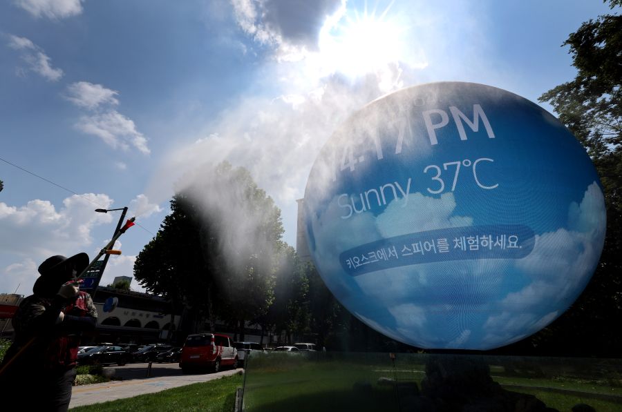 ▲ 전국을 뒤덮은 심각한 무더위로 4일 잠실과 광주에서 열릴 예정이었던 프로야구 경기는 일찌감치 취소됐다 ⓒ연합뉴스