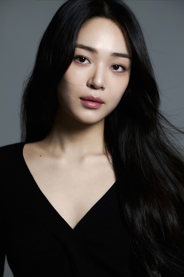 '셀러브리티' 한재인, 새벽엔터테인먼트와 전속계약…이문식·박미현·하준과 한솥밥