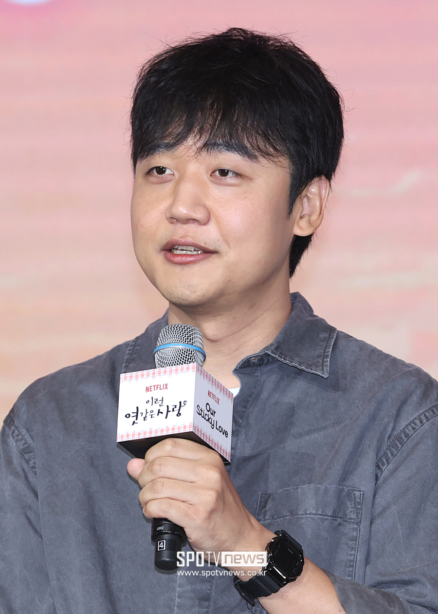 [포토S] 인사말 하는 김장한 감독