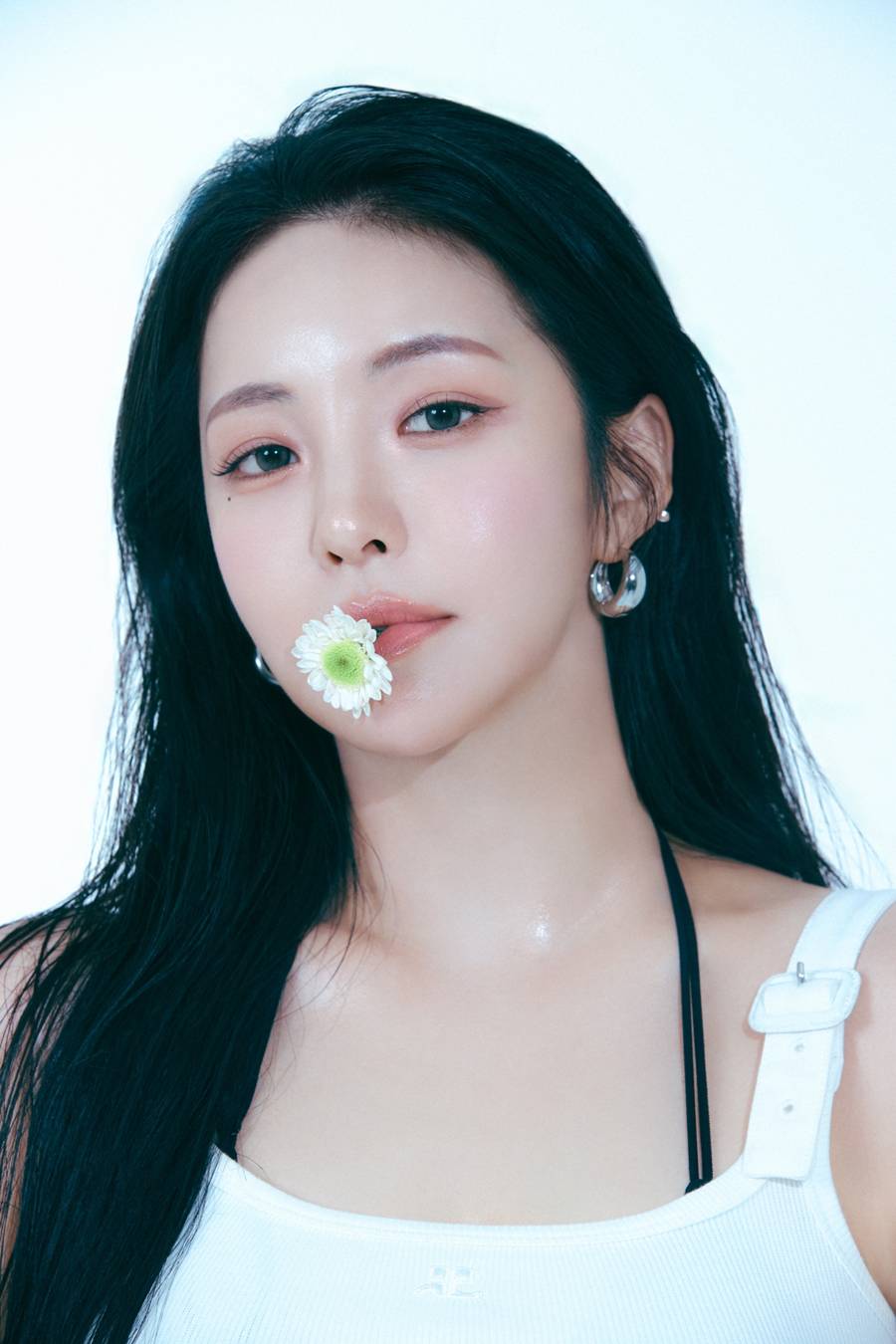 '워터밤 출격' 남유정, 브브걸 노래 안 부르나…첫 솔로 앨범 발표[공식]