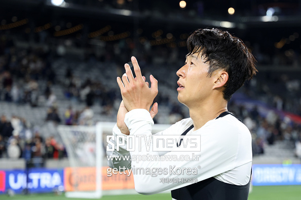 [리그스컵 REVIEW] '손흥민 환상 프리킥' 정말 아깝다! 골키퍼에 막혀 5경기 연속골 실패...LAFC, 과달라하라와 1-1 무승부→승부차기 승리