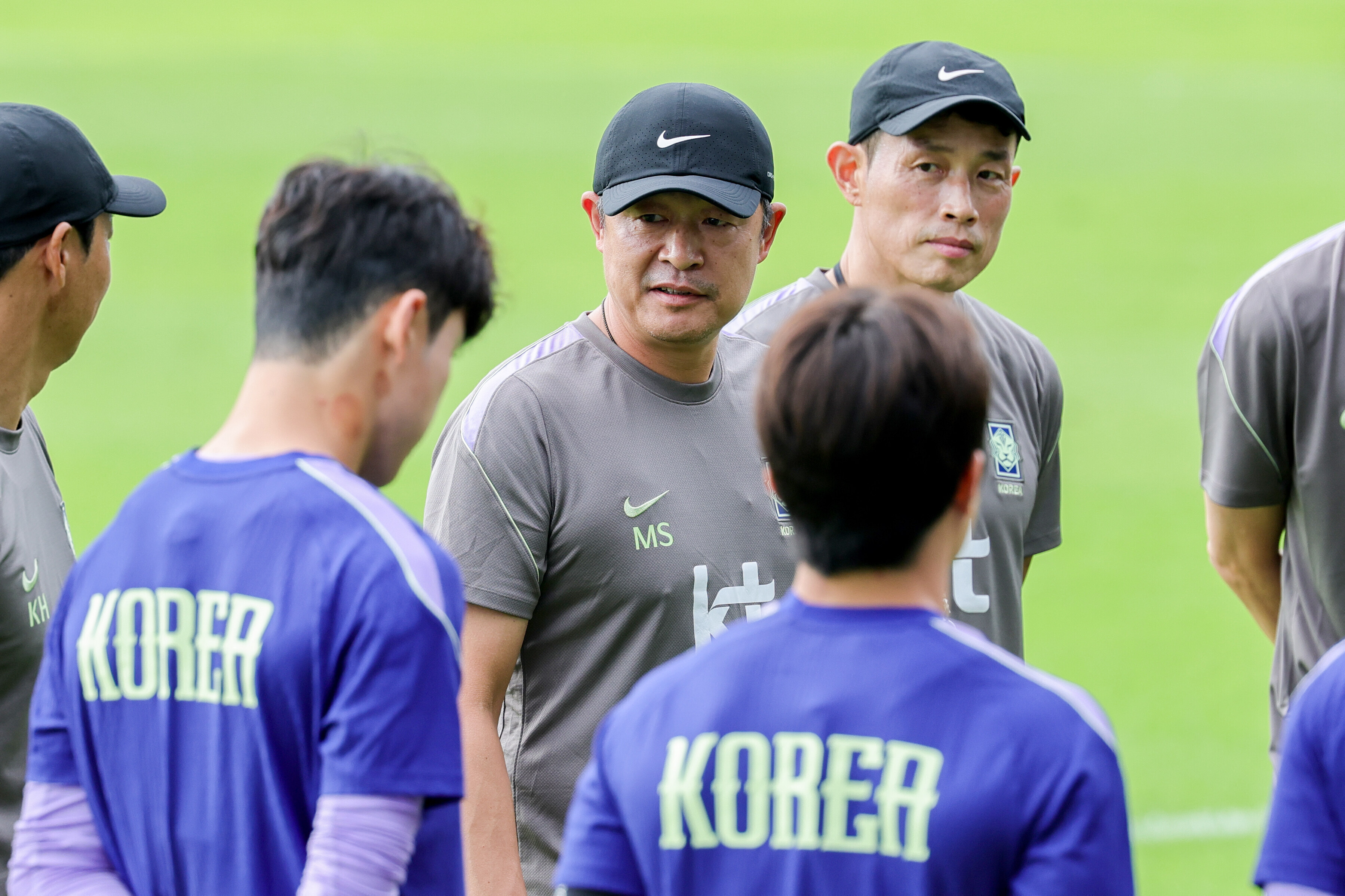 [SPO 현장] "전원이 일치된 멤버로 뛴 적 없다" 이민성 감독의 작심 발언…9승 4무 8패는 선발 과정일 뿐, 아시안게임서 금메달 자신