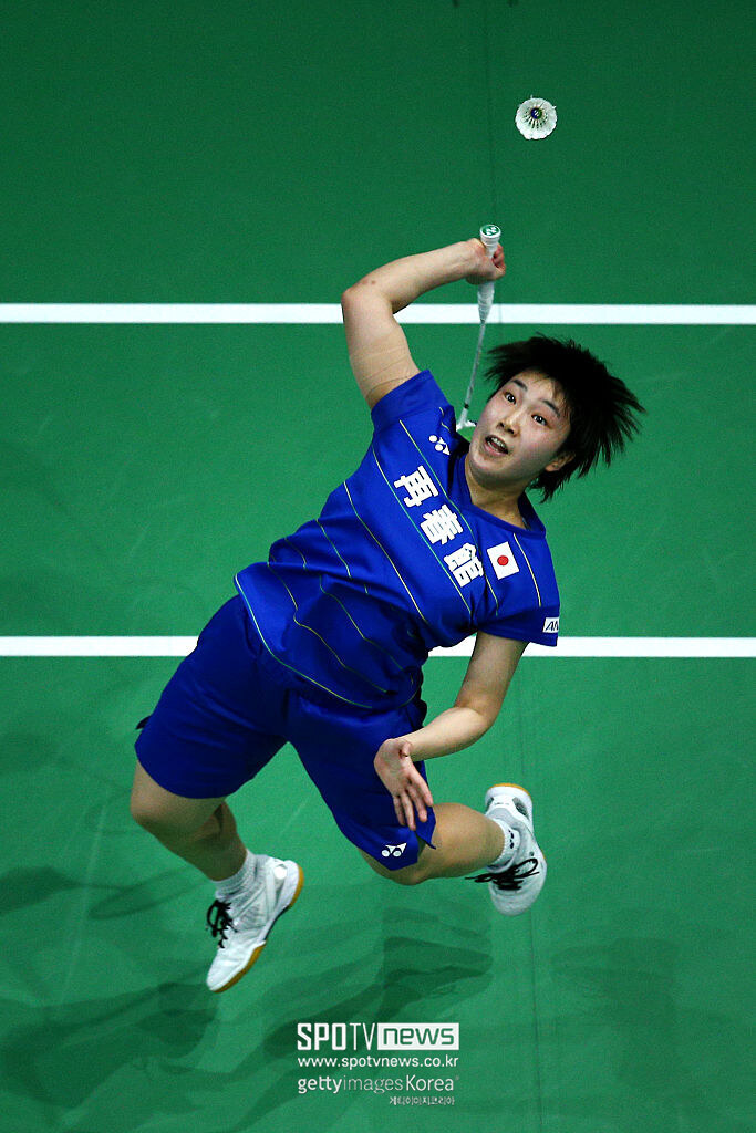▲ 여자단식 세계랭킹 16위 심유진(위 사진)은 3일 중국 창저우에서 열린 2026 세계배드민턴연맹 중국 마스터스 16강전에서 야마구치 아카네(사진)에 0-2(15-21 16-21)로 완패했다.