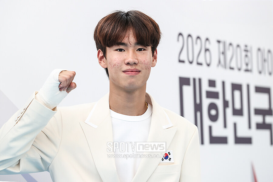 [포토S] 스케이트보드 강준이, '가슴에 태극마크 달고'