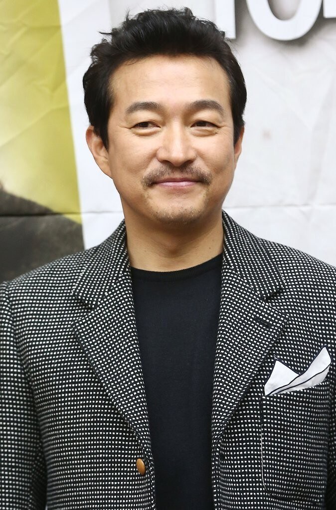 '음주 전과' 이재룡, 또 사고 치고 '술타기'…도주 후 소주 더 마셨다