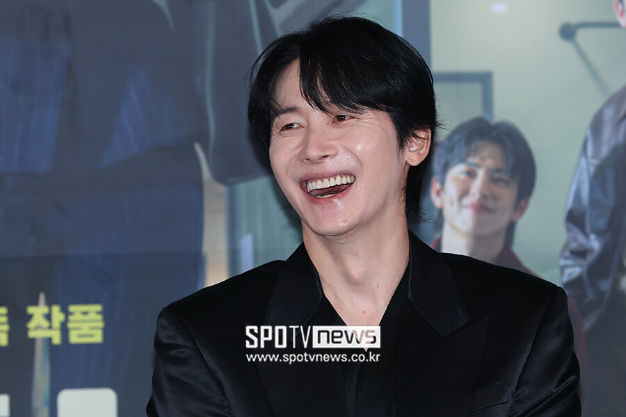 [포토S] 빵 터진 김준한