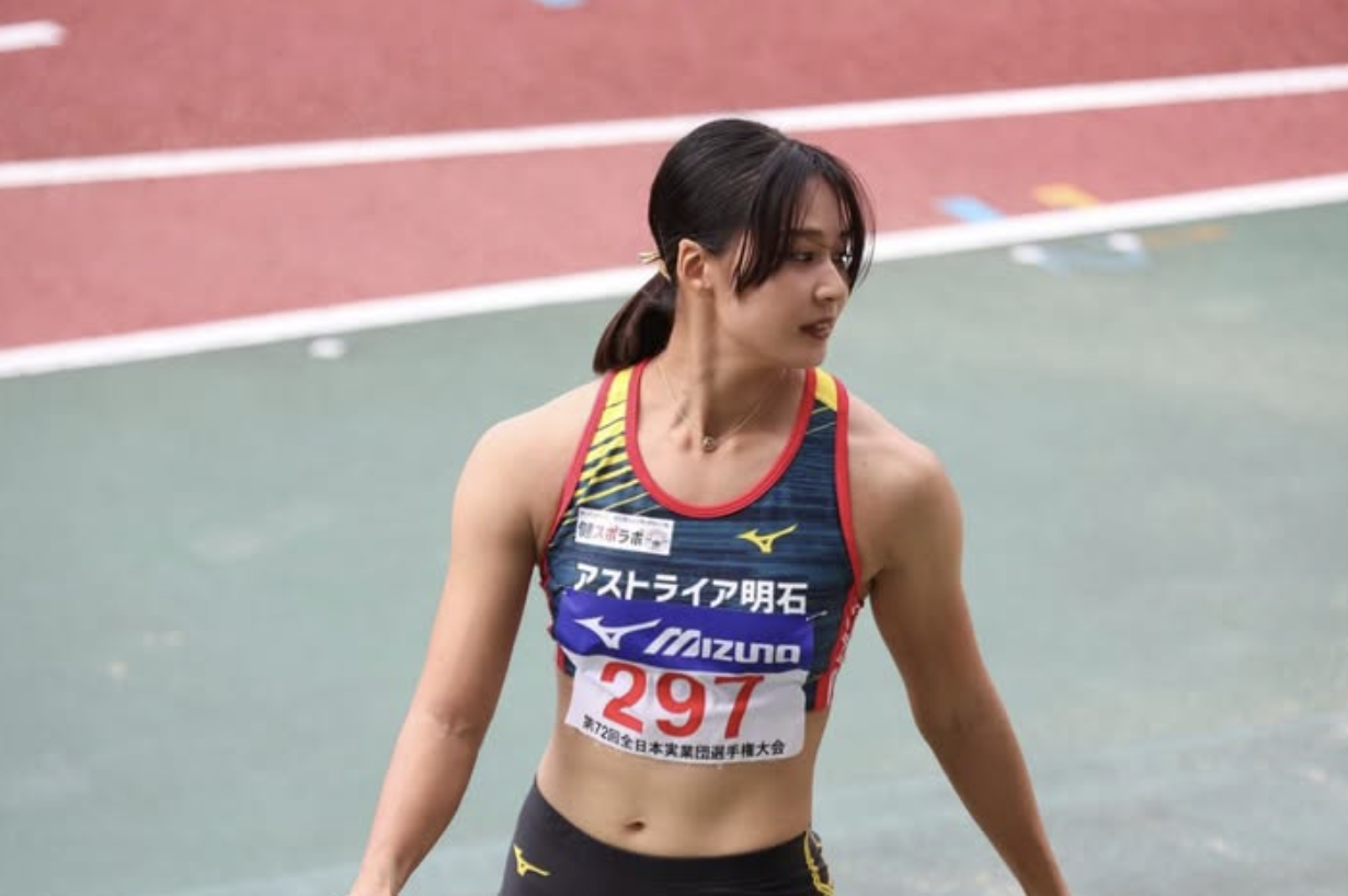'1년 사이에 이렇게 변했다고?' 일본 女 육상 미녀, 10kg 달라진 고교 사진 공개..."극과 극이다" 팬들도 화들짝