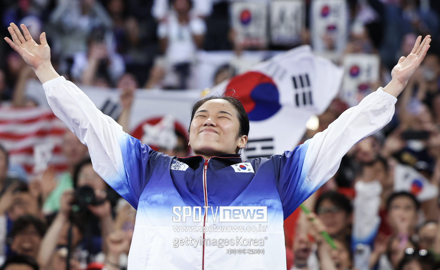 ‘한일전’ 퍼펙트 우승, 中 심장에 깃발 꽂았다…안세영, 미야자키에 2-0 완승 ‘압도적 우승→올시즌 8번째 정상’