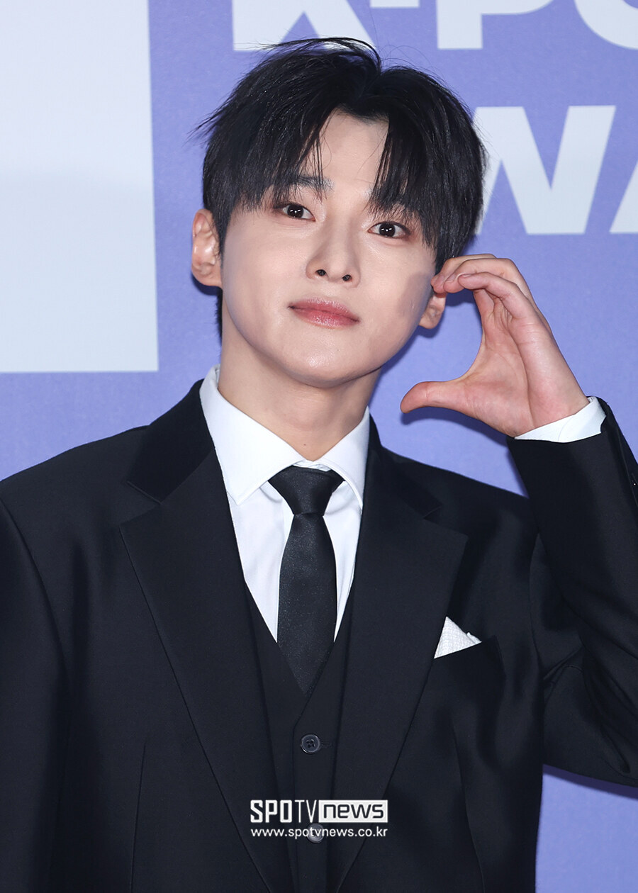 [포토S] 성리, '팬들 향한 볼하트'
