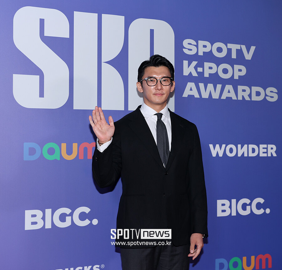 [포토S] SKA 시상자로 나선 솔로지옥 이진석