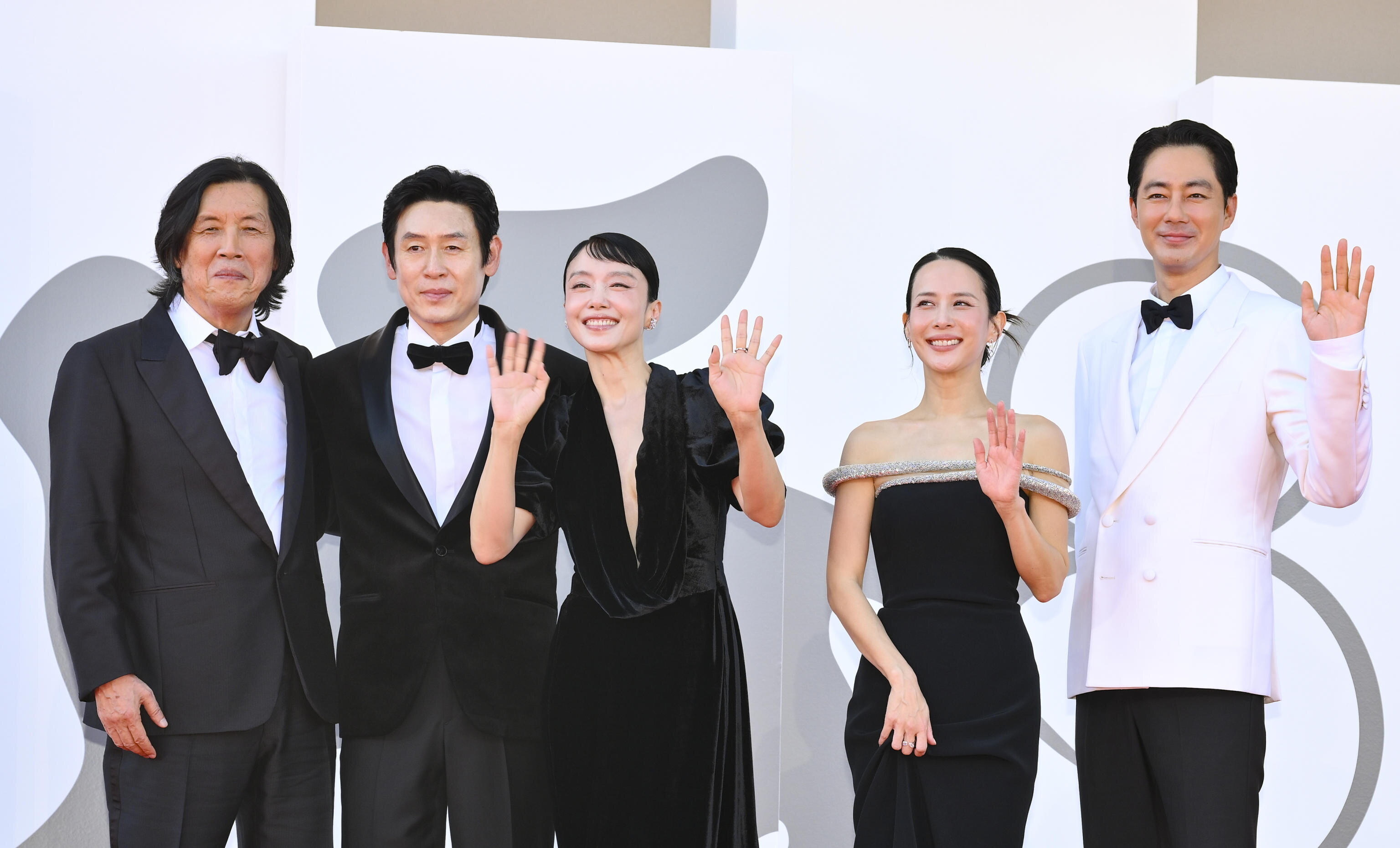 ▲ 베니스 국제 영화제 공식 레드카펫에 오른 '가능한 사랑'의 주역들. ⓒ연합뉴스, EPA