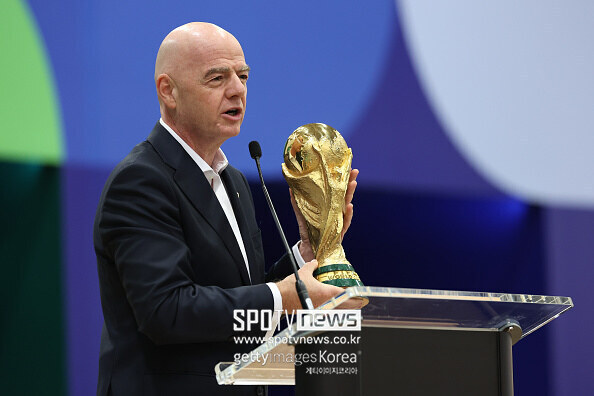 [오피셜] FIFA 인판티노 회장, 재선 출마 확정 “아무것도 변하지 않았다”