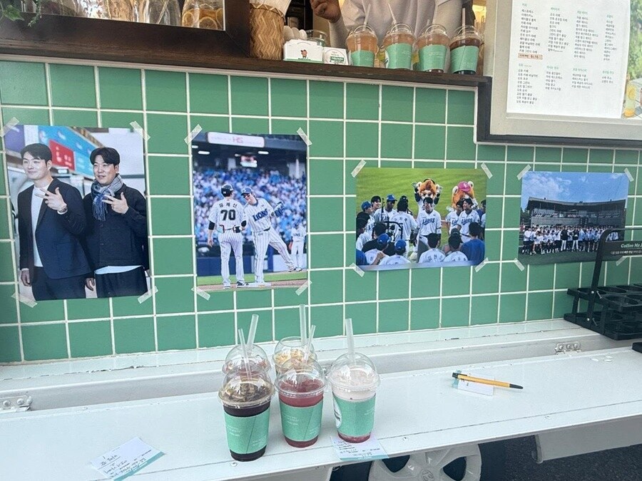 ▲ 키움 히어로즈 박병호 코치가 고양 히어로즈-삼성 라이온즈의 2군 퓨처스리그 경기에 커피차를 선물했다. ⓒ키움 히어로즈 SNS