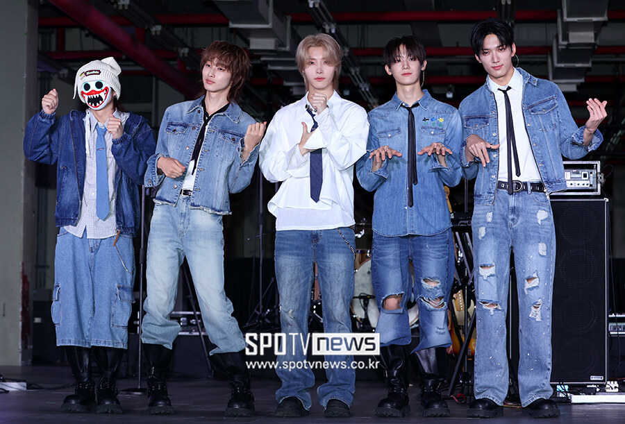 [포토S] 하츠웨이브, '청청 패션'