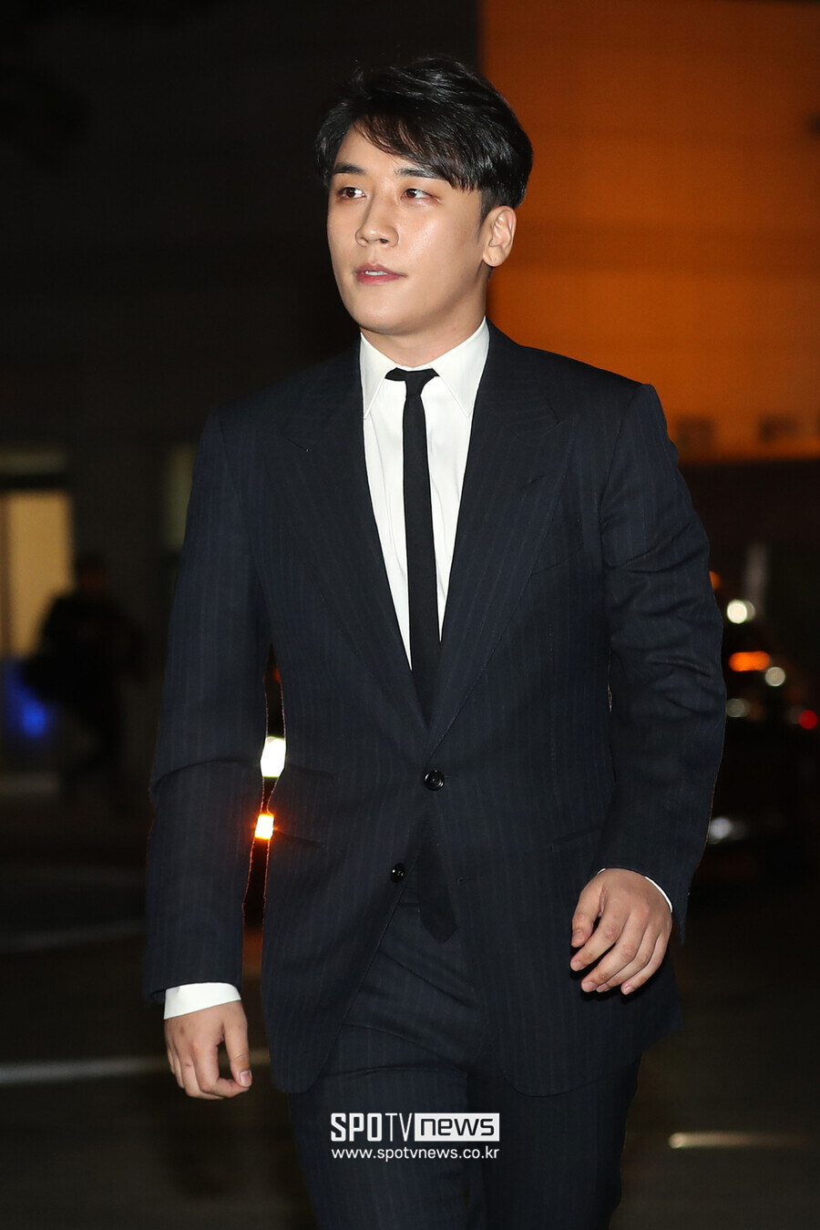 [속보]빅뱅 출신 승리, 30대男 특수폭행 혐의 피소