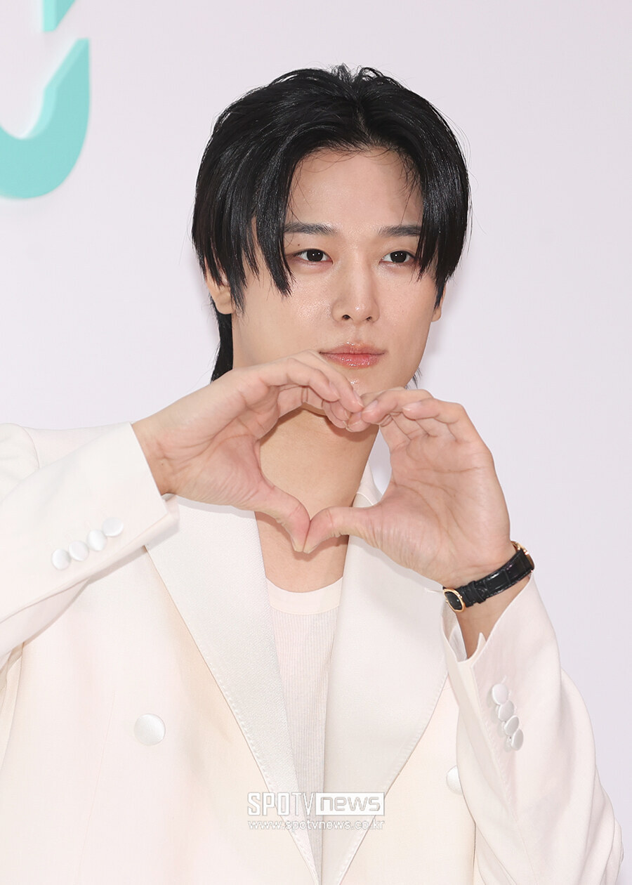 [포토S] 더보이즈 주연, '하트 받으세요'