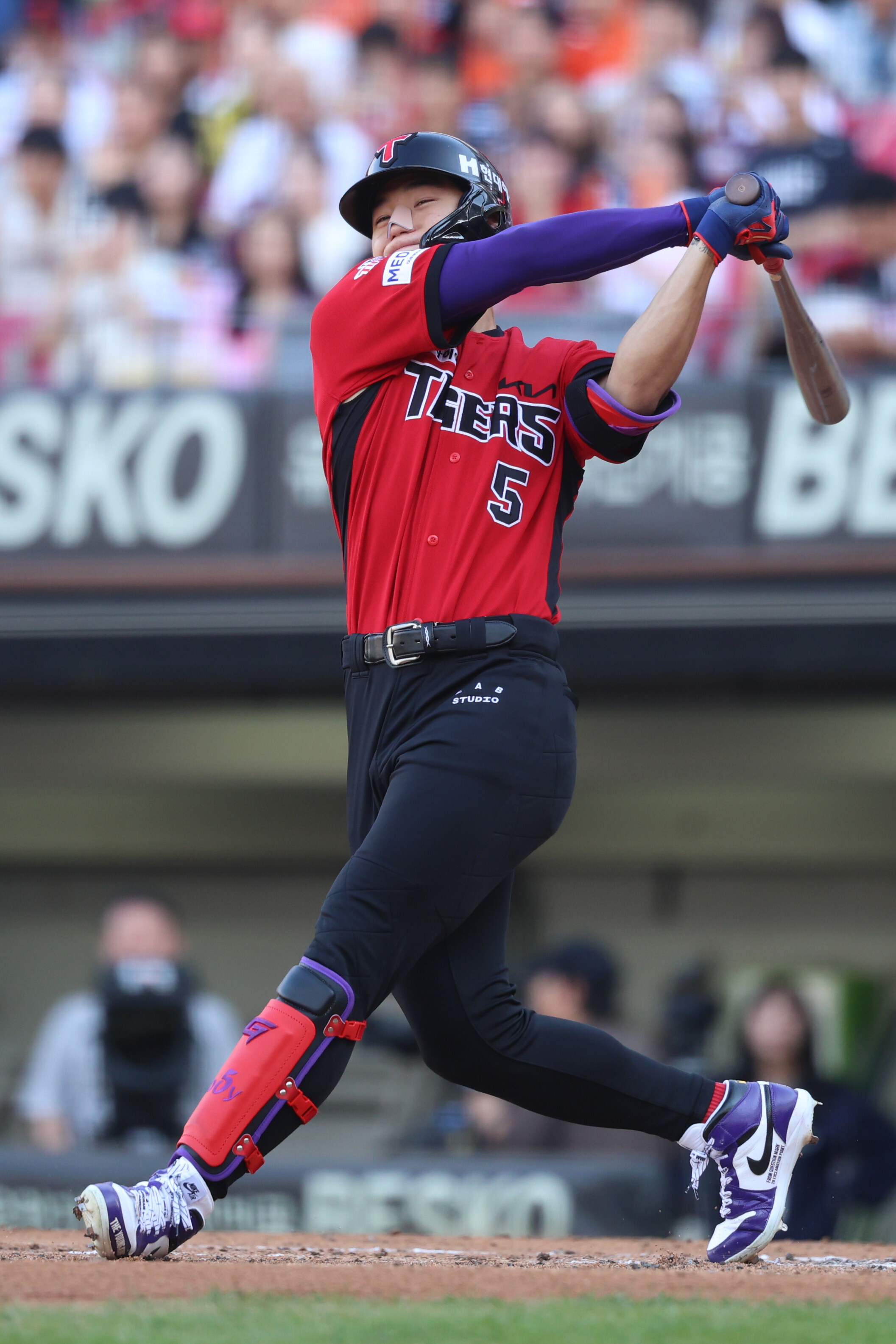 'KIA 창단 최초' 김도영, KBO 역대 최연소 40홈런-100타점-100득점 대기록 달성
