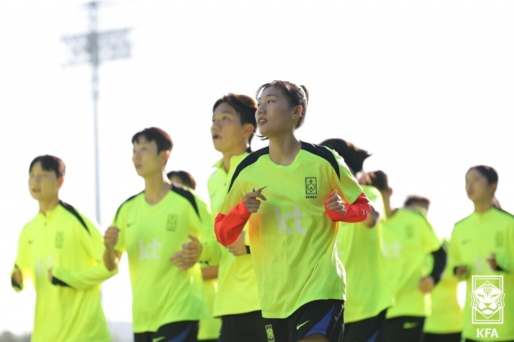 ▲ 남자축구가 익숙한 금빛 역사를 4연패로 이어가려 한다면, 여자축구는 누구도 밟아보지 못한 정상으로 향한다. 한국 축구의 두 대표팀이 14일부터 나고야 아시안게임 일정을 소화한다. ⓒ 대한축구협회