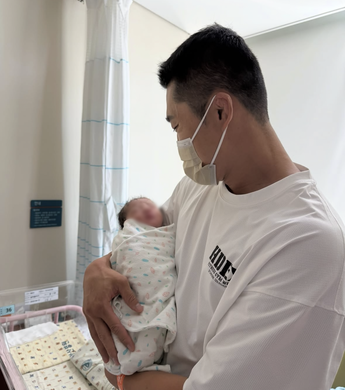 김동현, 오늘(15일) 넷째 득남 "우리의 네 번째 기적 태어나"