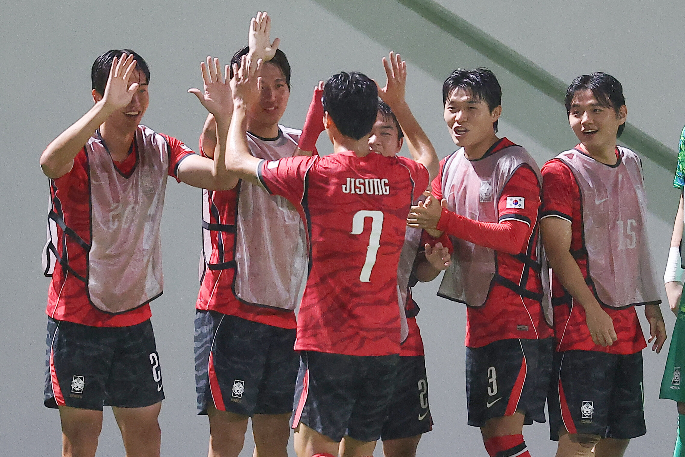 ▲ 이민성 감독이 이끄는 대한민국 23세 이하(U-23) 축구대표팀은 15일 오후 7시 30분 일본 나고야의 파로마 미즈호 럭비경기장에서 열린 2026 아이치·나고야 아시안게임 남자 축구 조별리그 D조 1차전에서 카타르에 4-1로 승리했다.&nbsp; ⓒ연합뉴스