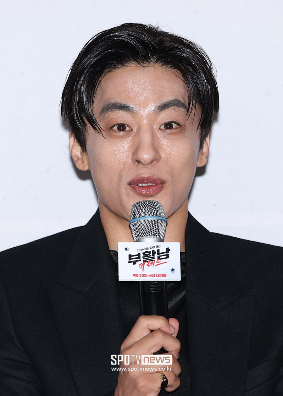 [포토S] 인사말 하는 구교환