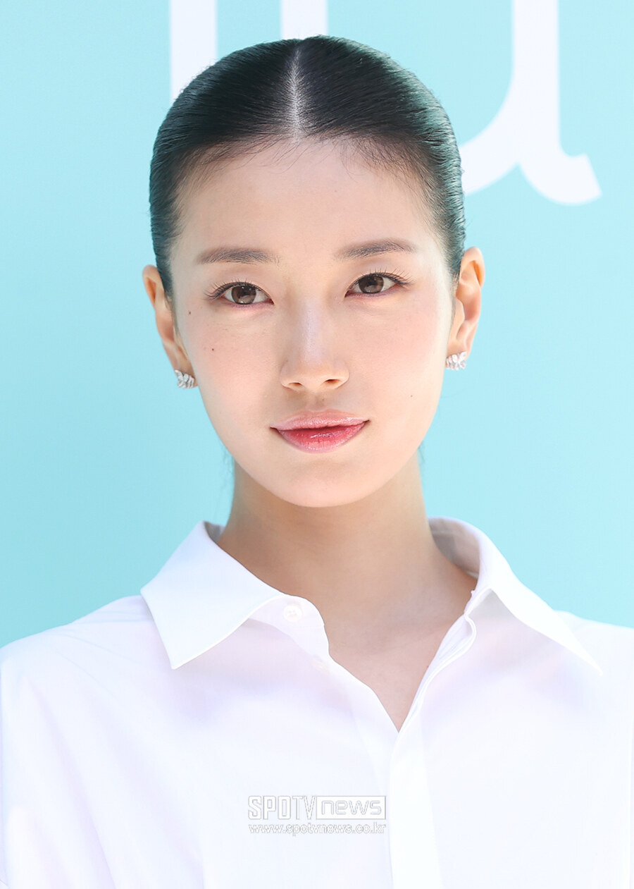 [포토S] 수지, '아무나 소화하기 어려운 올빽 머리'
