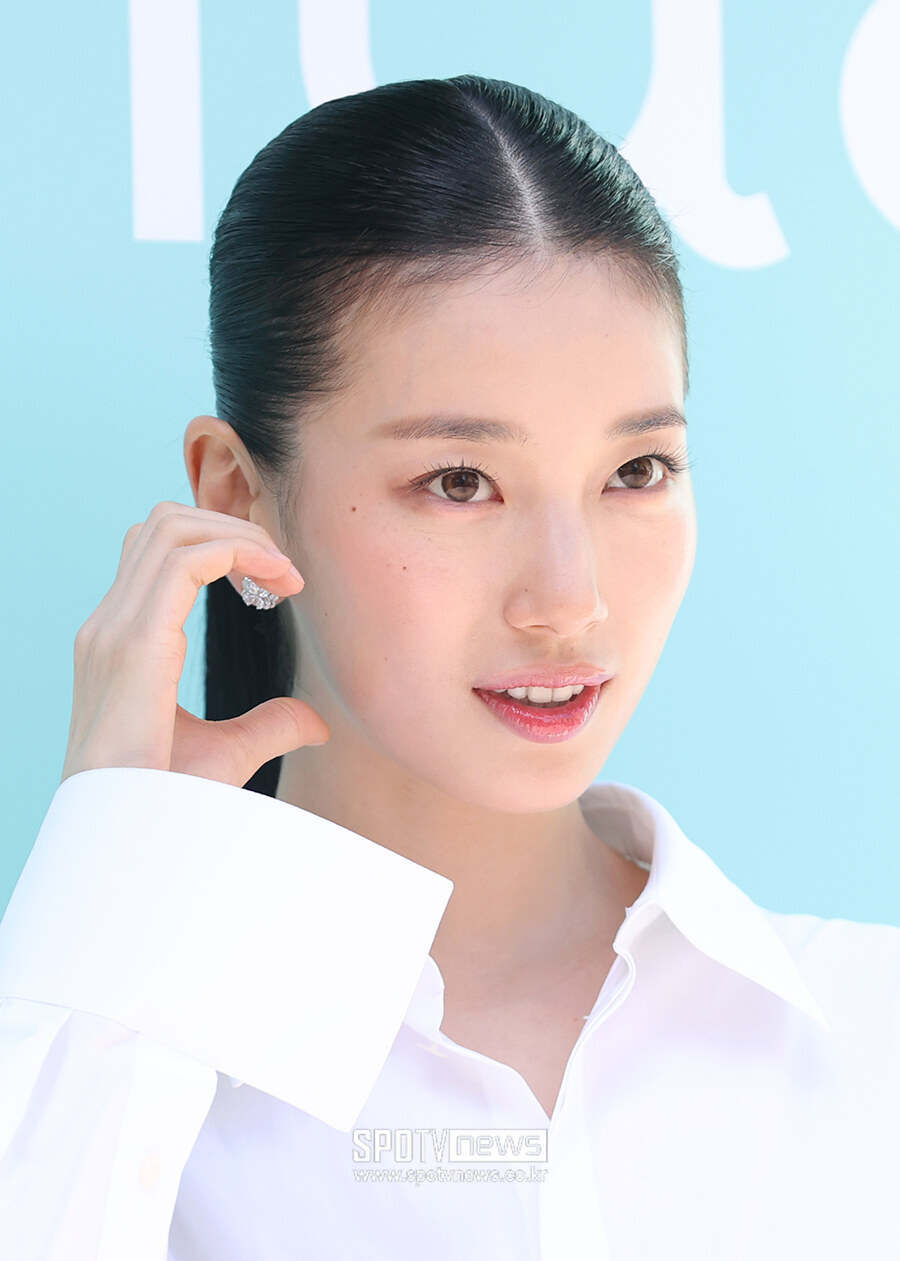 [포토S] 수지, '반쪽된 얼굴'