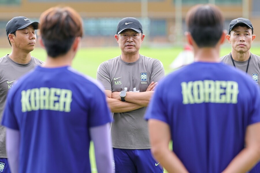 ▲ 2026 아이치·나고야 아시안게임에서 사상 첫 대회 4연패에 도전하는 한국 남자 축구대표팀이 조별리그 최종전을 치르기도 전에 토너먼트 진출을 확정했다. ⓒ 연합뉴스