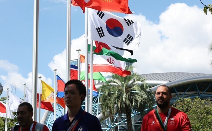 ▲ 2026 아이치·나고야 아시안게임 개막을 이틀 앞둔 17일 일본 나고야항 선수단 숙소 인근 광장에 설치된 태극기가 휘날리고 있다.ⓒ연합뉴스