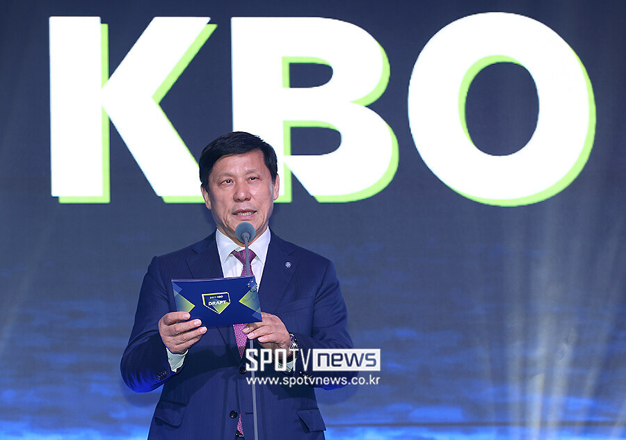 [포토S] 인사말 하는 허구연 총재