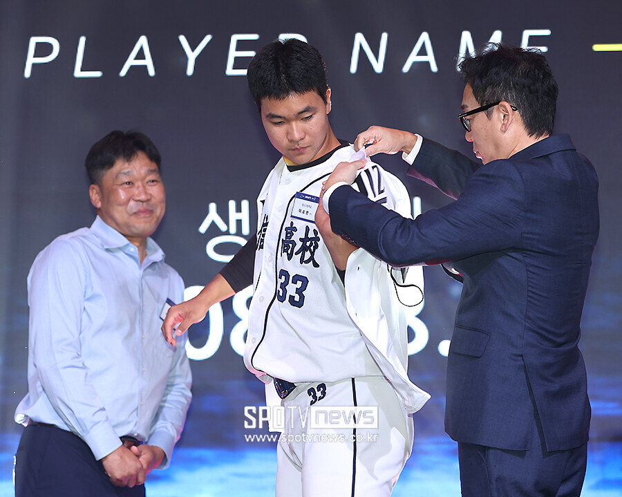 [포토S] KT 유니폼 입는 유신고 이승원