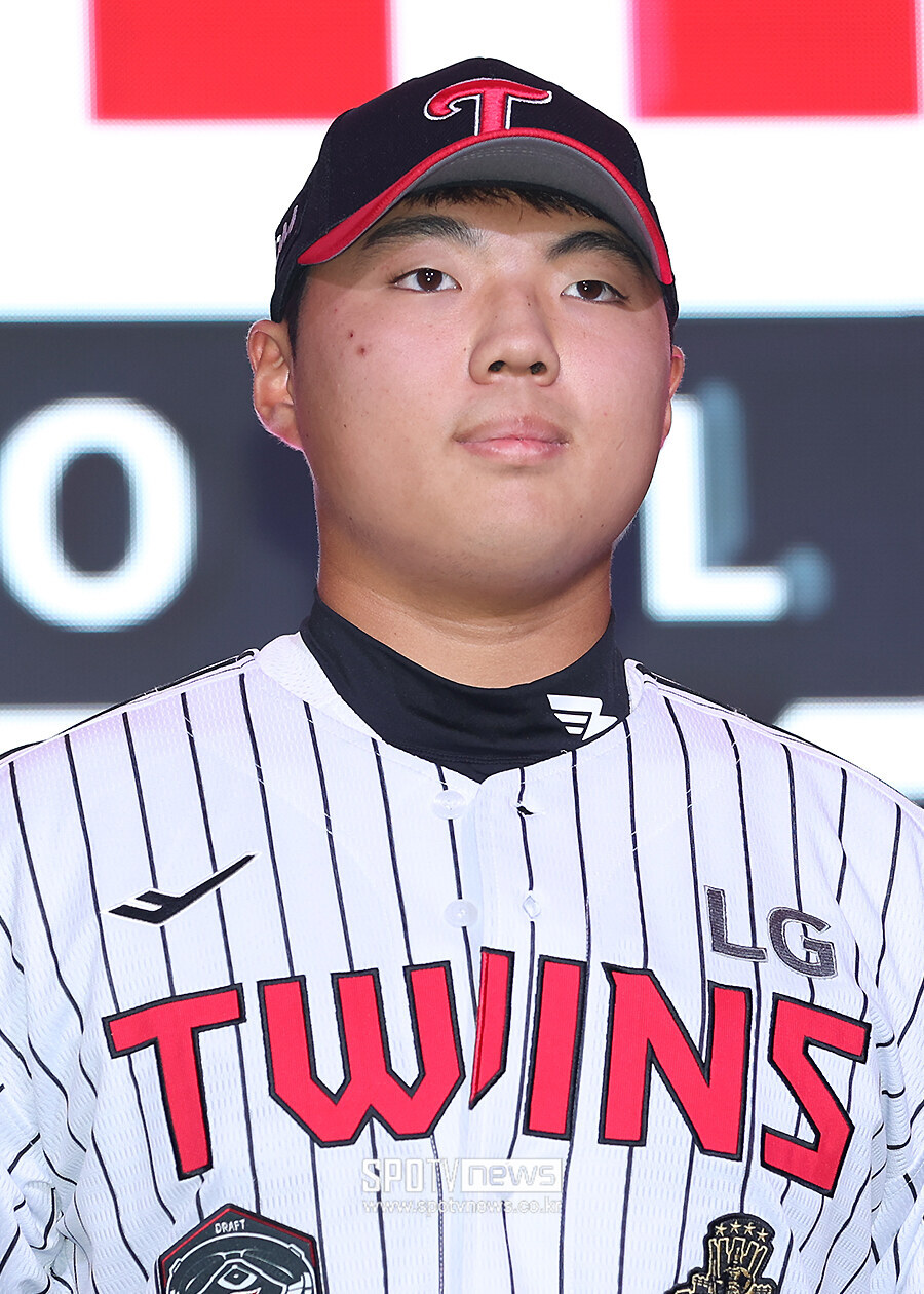 [포토S] LG에 지명된 인창고 윤예성