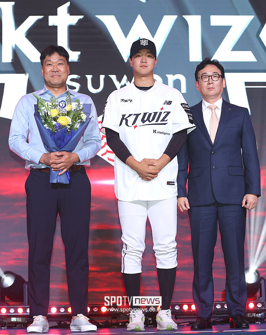 [포토S] KT, '유신고 좌완 이승원 1라운드 지명'