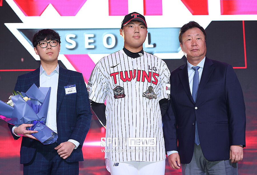 [포토S] LG의 선택은 인창고 윤예성