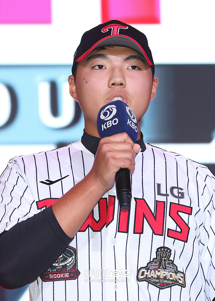 [포토S] LG에 지명된 인창고 윤예성