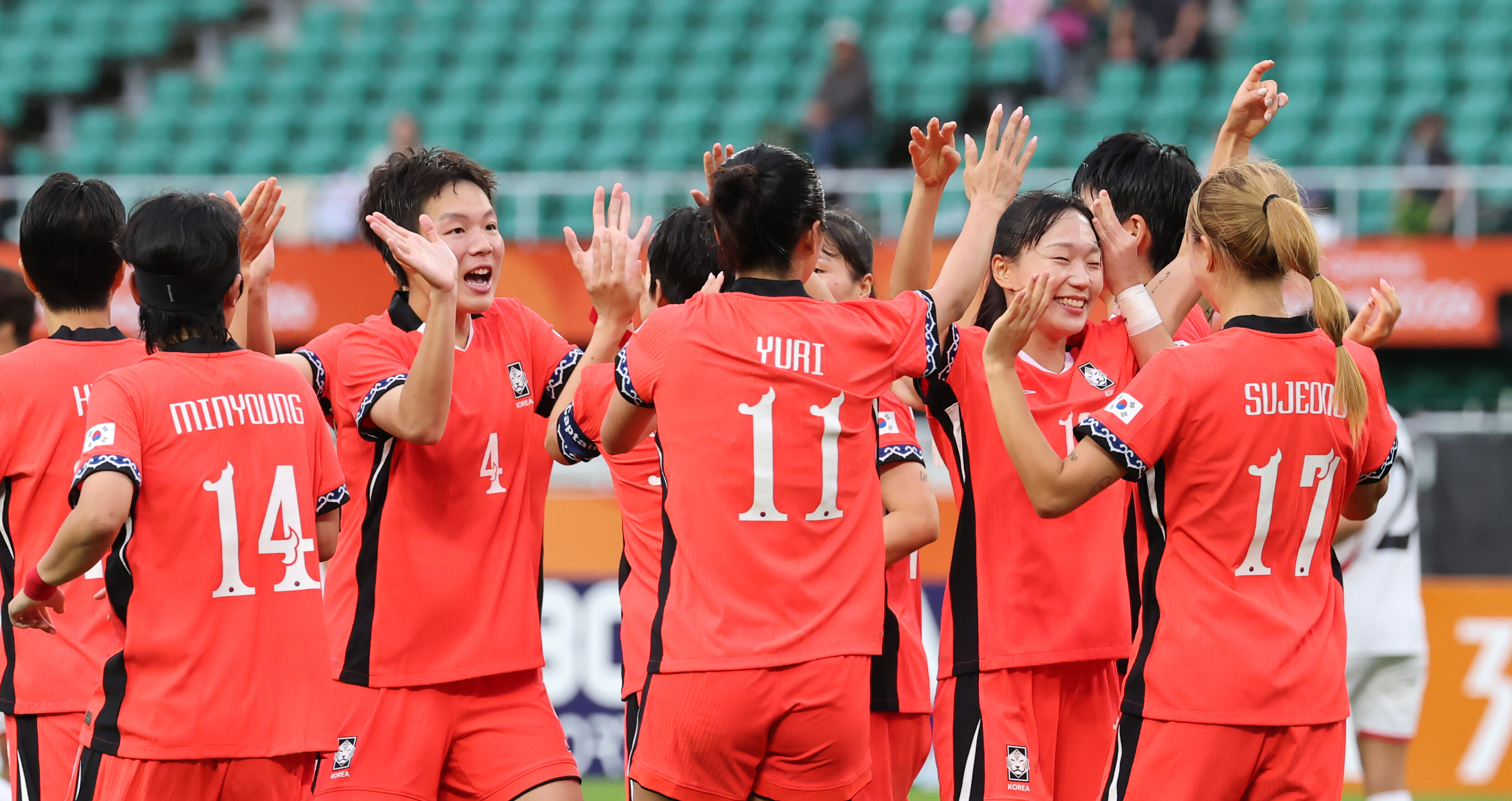 '이게 무슨 운명의 장난인가!' 한국 축구, 가시밭 대진 완성...女 최강 북한 이어 '한일전' 가능성 생겼다