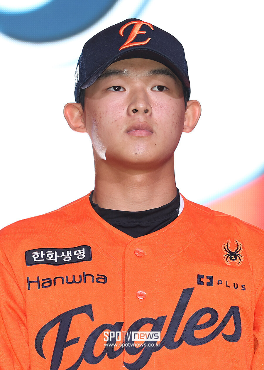 "고교 최고 수준 투수, 앞에서 뽑을 줄 알고…" 한화 대만족, 150km 즉시전력 에이스를 9순위로 잡았다