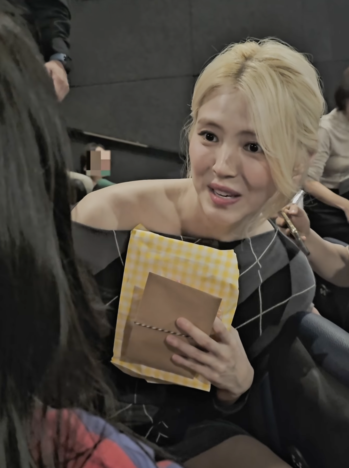 6년 만에 제니 만난 한소희, "거짓말하지 마" 외친 이유