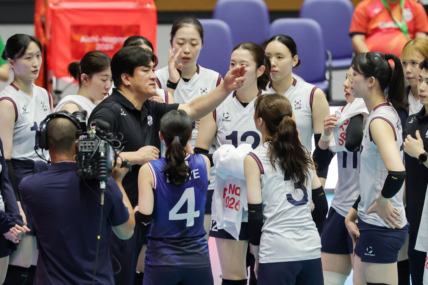 김연경 없으니 亞 2류 전락… 여자배구 2회 연속 노메달 수모, 일본-태국에 한 세트도 못 땄다