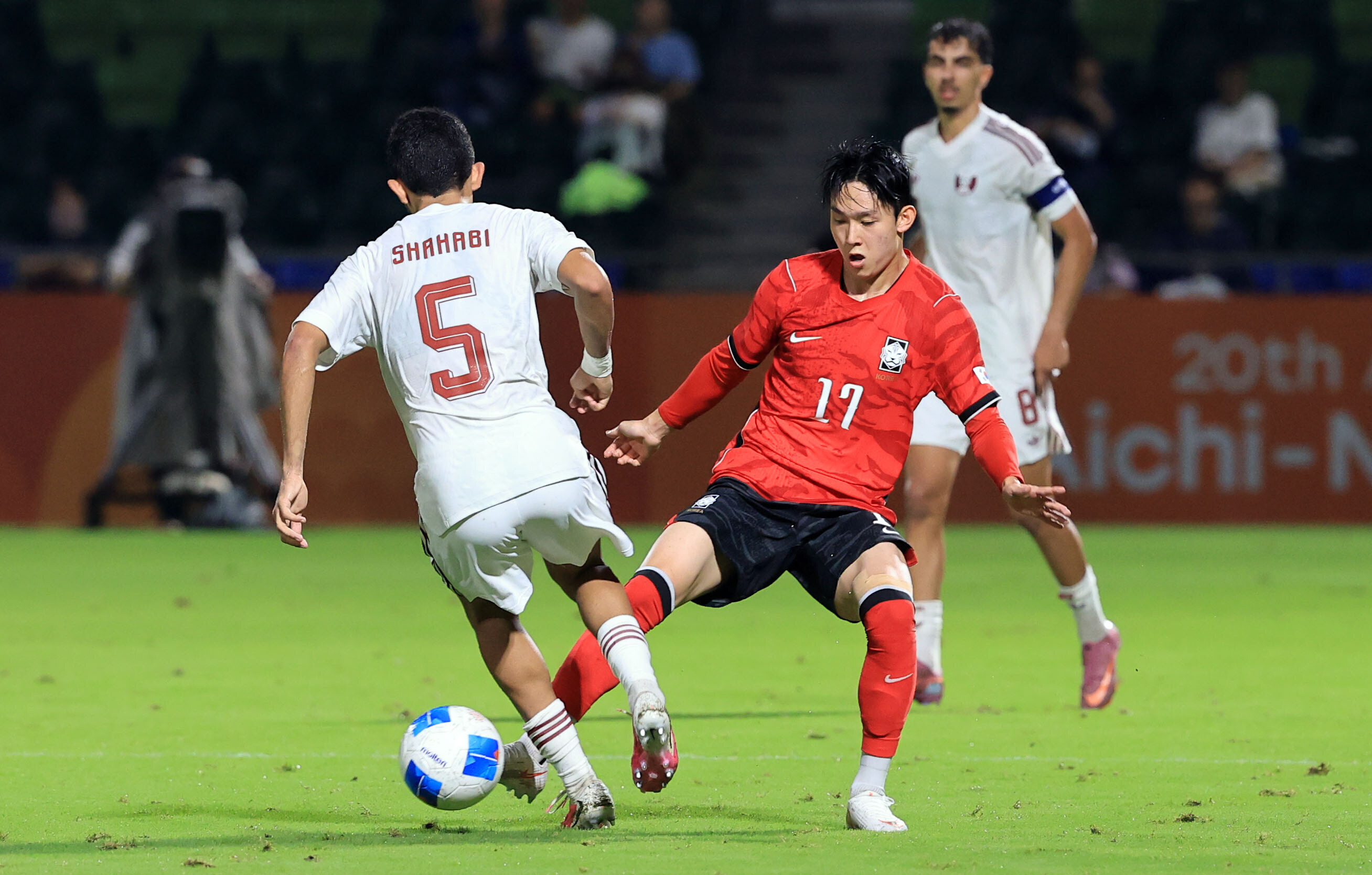 ▲ 15일 일본 나고야 미즈호 공원 럭비경기장에서 열린 2026 아이치·나고야 아시안게임 남자 축구 D조 1차전 대한민국 대 카타르의 경기. 양민혁이 드리블 돌파를 시도하고 있다.ⓒ연합뉴스