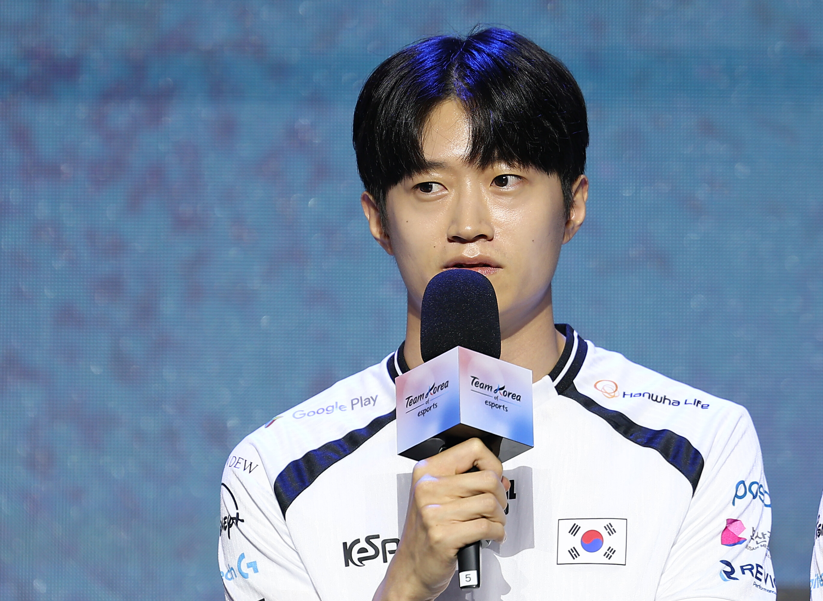 예선 1위→파이널도 선두였는데 '이럴 수가'…韓 김영찬, 불의의 충돌로 6위 추락 "아직 두 판 남았다" 그란투리스모7 포디움 입성 도전