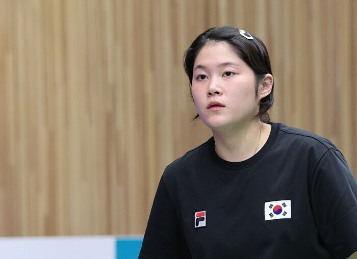 ▲ 23일 일본 아이치현 종합 사격장에서 열린 2026 아이치·나고야 아시안게임 사격 여자 10m 공기권총 결선에 출전한 한국 추가은이 숨을 고르고 있다.ⓒ연합뉴스