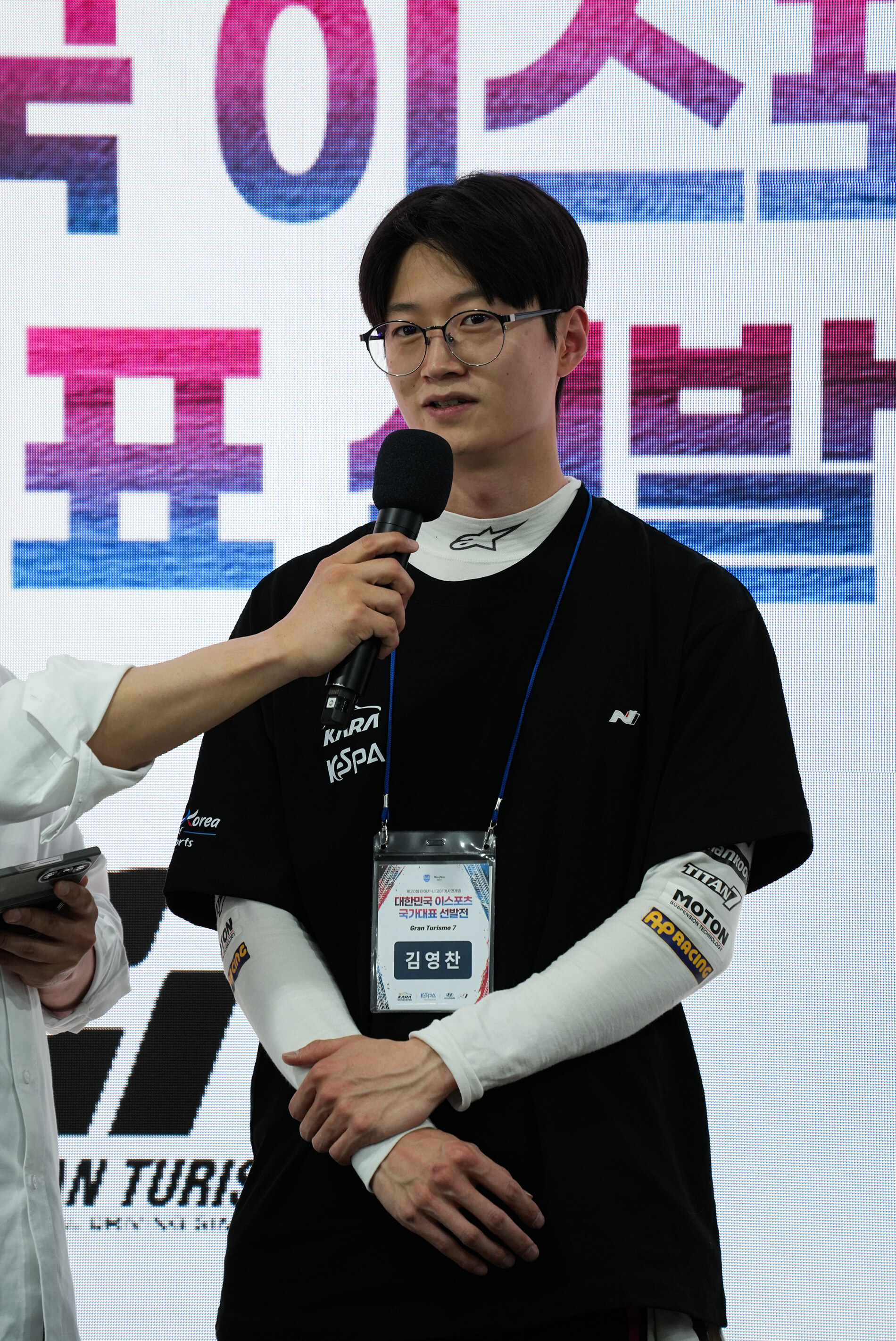 ▲ 말레이시아가 축제 분위기다. 김영찬(사진)과 치열한 레이스를 펼친 타지 마디라(위 사진)가 자국 e스포츠 역사상 첫 아시안게임 금메달리스트로 이름을 올렸다. 안와르 이브라힘 말레이시아 총리까지 직접 축하 메시지를 전했다. ⓒ 연합뉴스