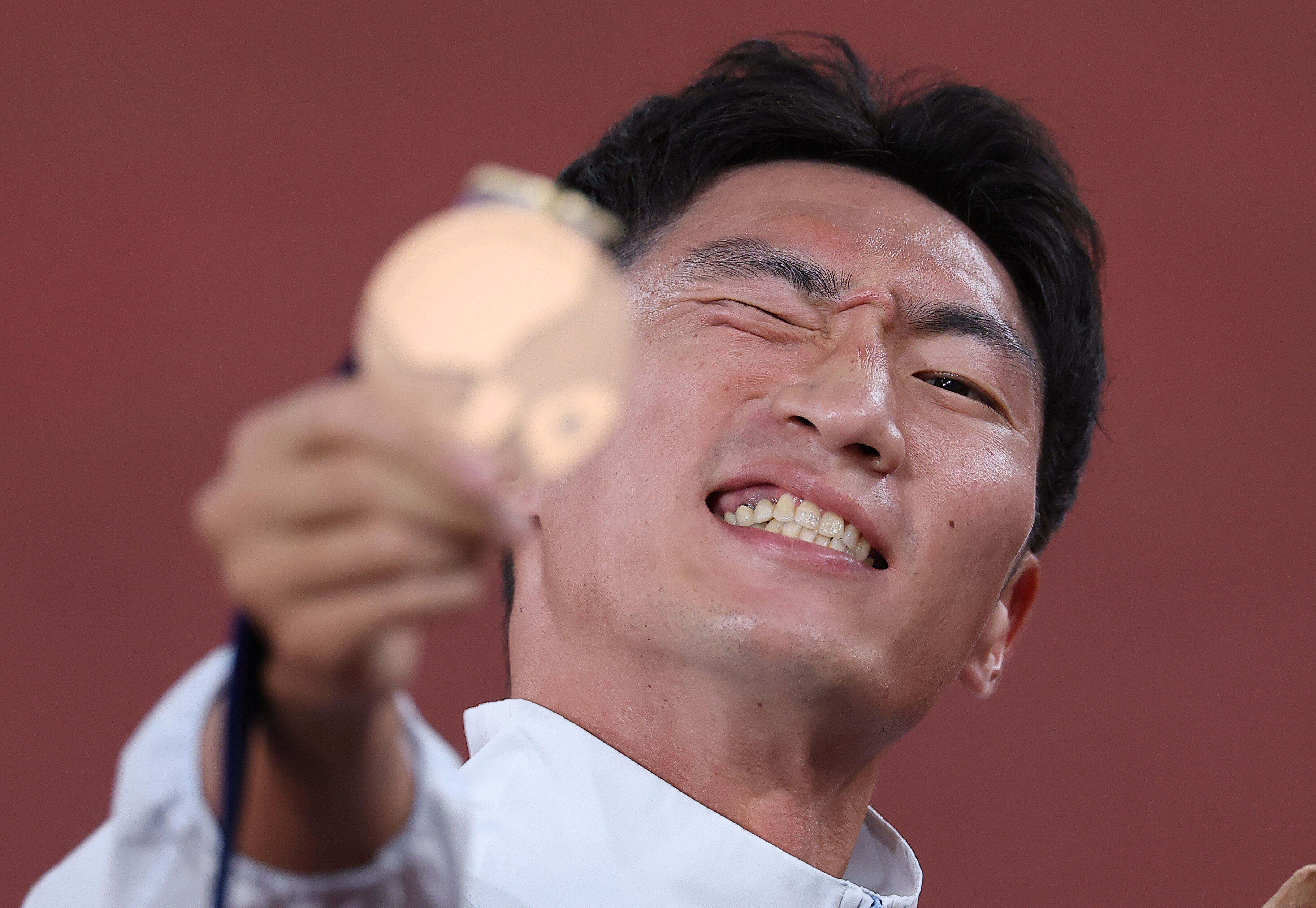 ▲ 시상식에서 활짝 웃는 최병광. ⓒ 연합뉴스