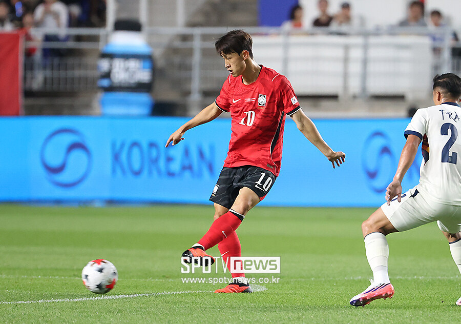 [포토S] 패스 시도하는 이재성