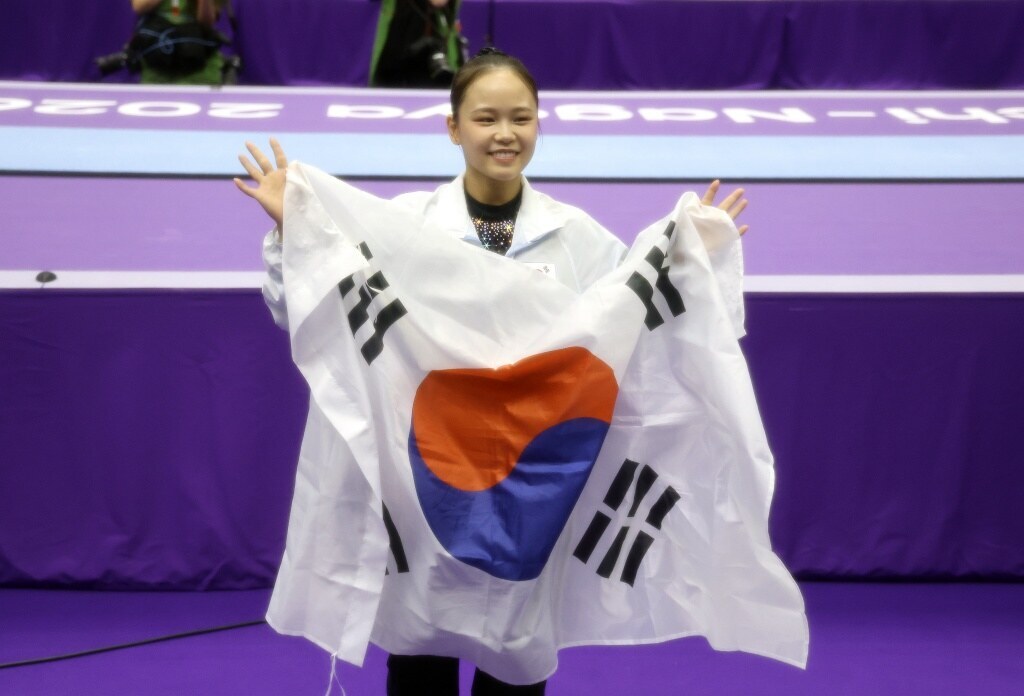 父 여홍철 金 2개→딸 여서정도 金 2개 "아빠가 사랑한다고…" 체조부녀 해냈다!...8년 만에 AG 정상 탈환