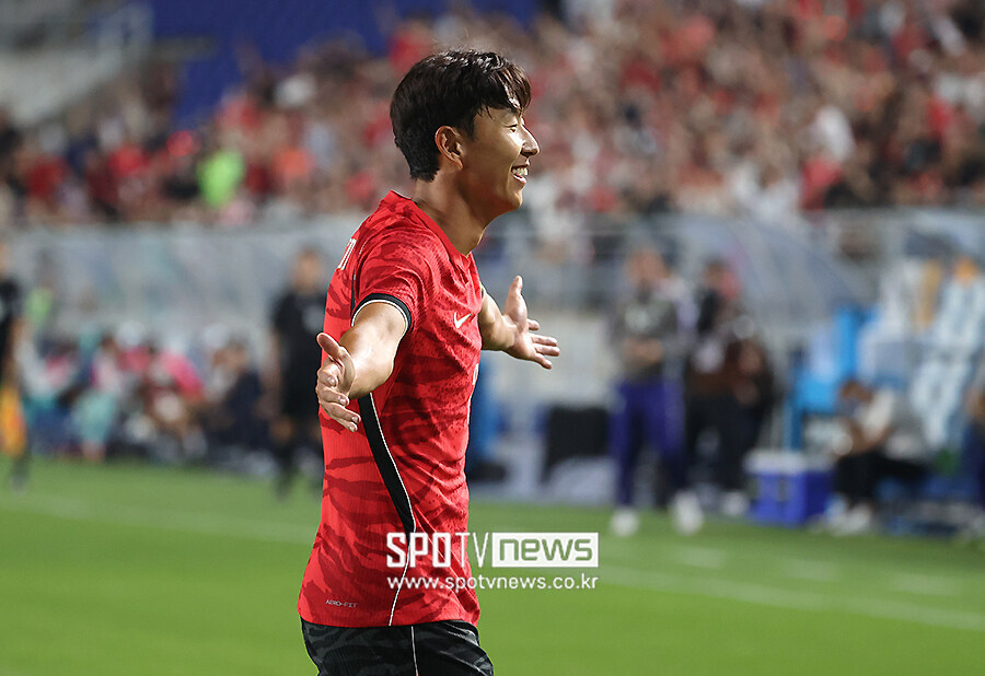 [포토S] 손흥민, '믿을 수 없는 각도에서 만든 골'