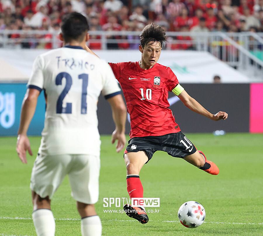 [포토S] 슈팅 시도하는 이재성