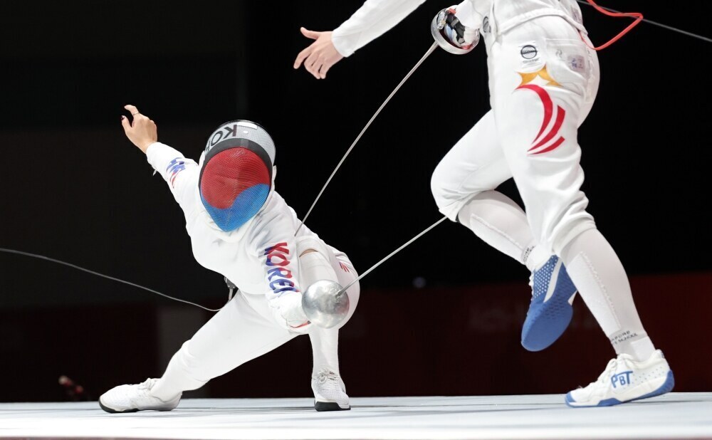 세계랭킹 1위 다웠다! 45-35 압도적인 격차…女 에페 단체전 결승행→2회 연속 금메달까지 '단 1승'